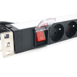 Multiprise rackable 19 pouces Fiche C14 - 8 prises avec interrupteur 