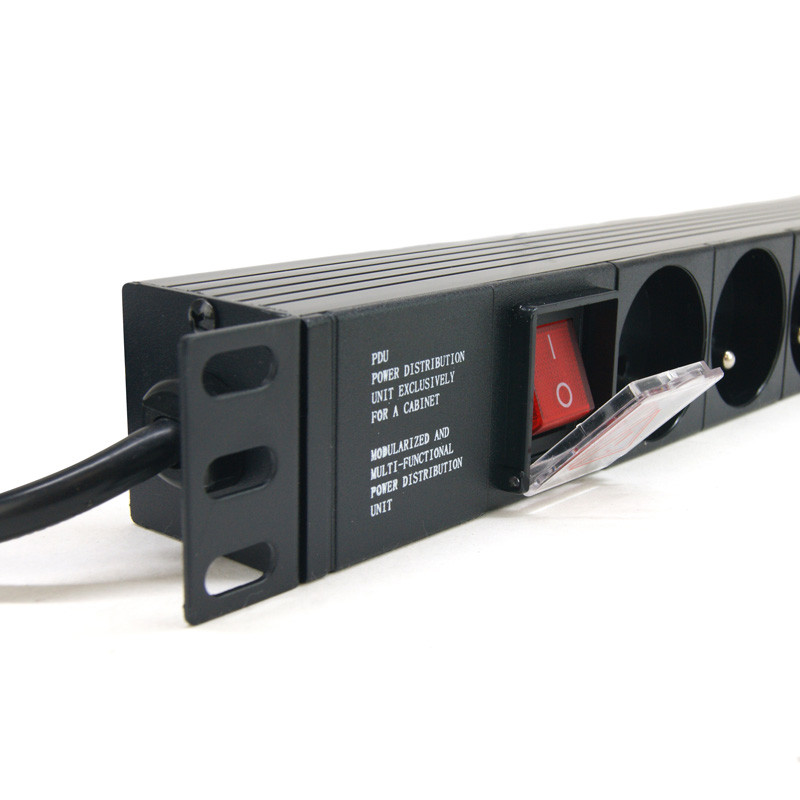 Base PDU en Aluminium avec 8 Prises, conçue pour Rack de 19, idéale